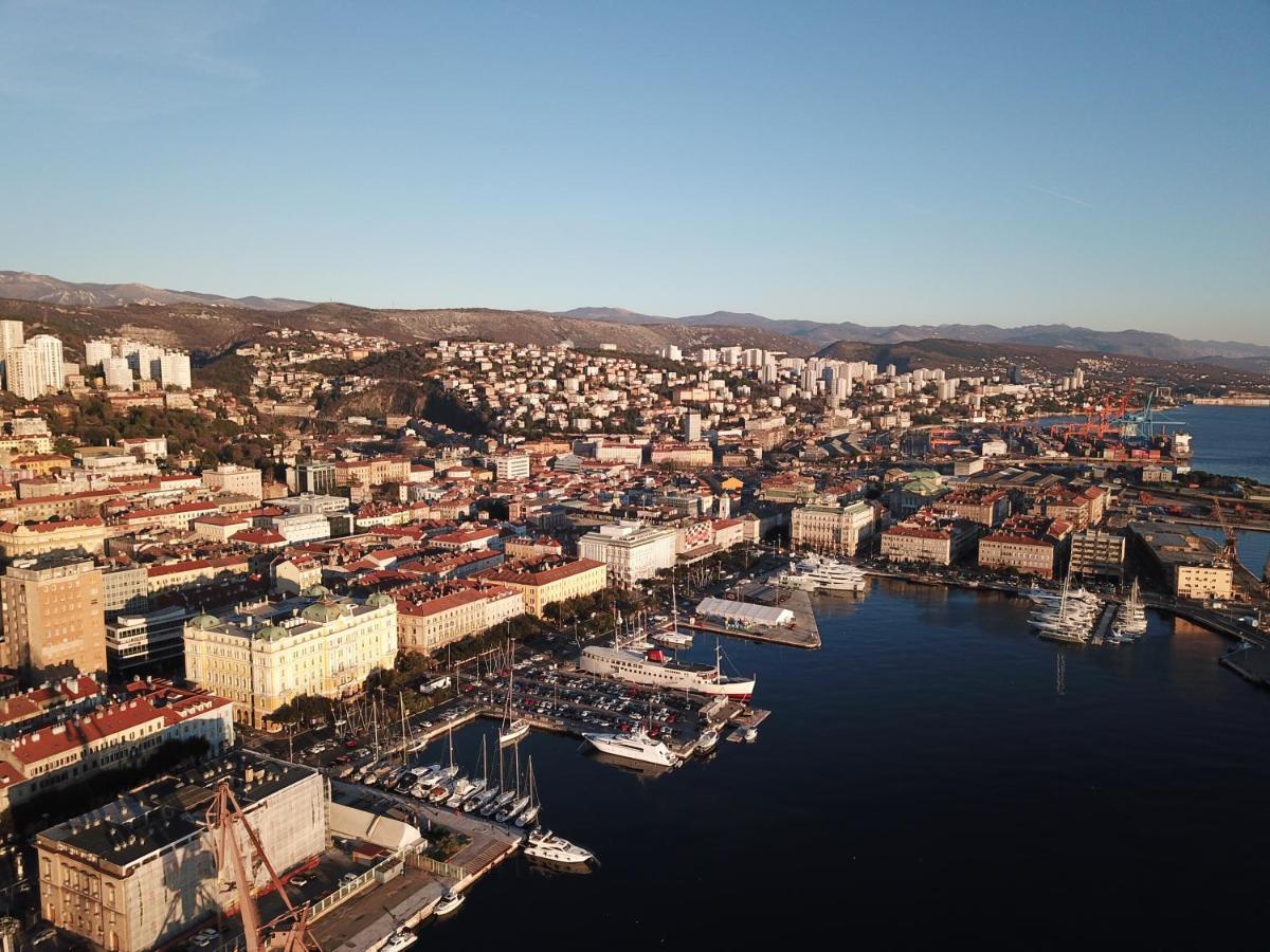 Apartments Budin Adri & Robi Rijeka City Center Bagian luar foto