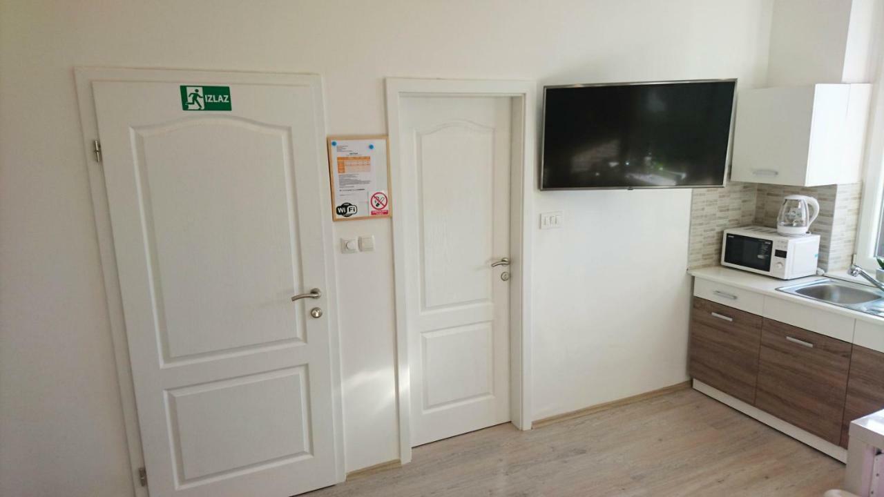 Apartments Budin Adri & Robi Rijeka City Center Bagian luar foto